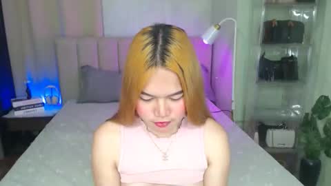 Snapshot of yazmin_shines chatting on September 11, 2:31 am Yazzi online show from September 11, 2:31 am