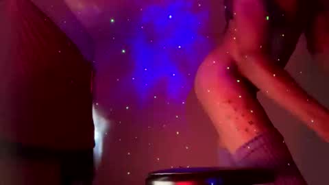 Ella Ts online show from October 11, 1:13 pm