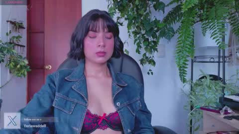 yeriawaddell  online show from March 3, 9:33 pm