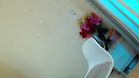 LARA online show from September 10, 1:54 pm