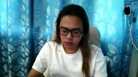 your_dreamgirlxxx69 online show from November 6, 6:46 am