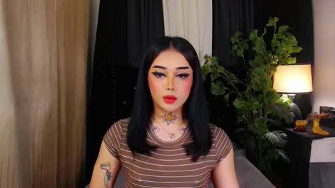 kim online show from December 5, 5:52 pm