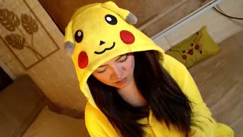 JEN  online show from February 15, 11:20 am