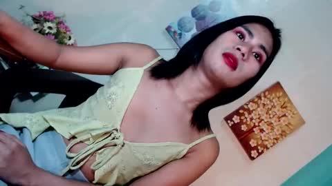 Snapshot of yourhottie_winxxx chatting on January 14, 2:40 am Mauie online show from January 14, 2:40 am