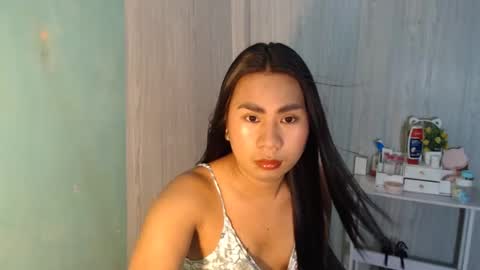 Mauie  online show from May 13, 11:58 pm