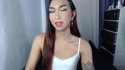 yourlovebella88 online show from March 12, 3:51 pm