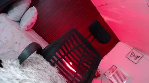 Snapshot of yoursluttywhore chatting on March 7, 3:05 am Snow Galvez online show from March 7, 3:05 am