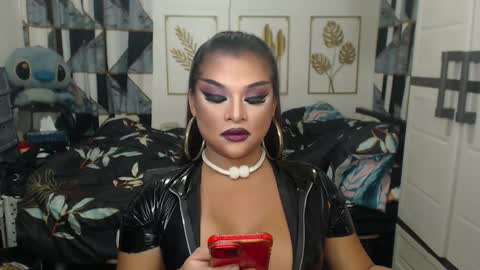 Snapshot of yourtrannyqueenxxx chatting on September 15, 3:33 am Anastacia Grey online show from September 15, 3:33 am