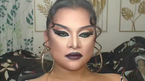 Snapshot of yourtrannyqueenxxx chatting on October 6, 1:05 am Anastacia Grey online show from October 6, 1:05 am