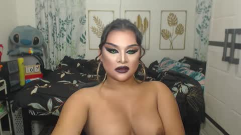 Snapshot of yourtrannyqueenxxx chatting on October 7, 1:06 am Anastacia Grey online show from October 7, 1:06 am