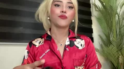 Snapshot of yvonne_guidotti chatting on March 2, 7:32 am Miss Cali online show from March 2, 7:32 am