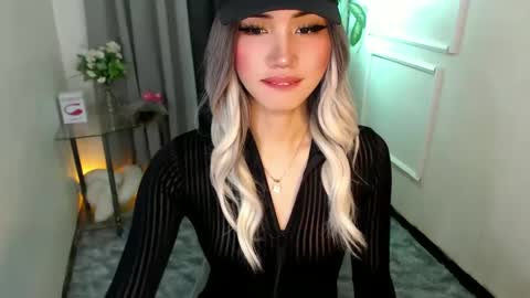 Snapshot of zelainalovetocum chatting on February 15, 1:00 am zelainalovetocum online show from February 15, 1:00 am