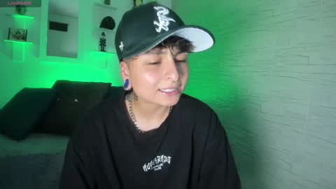 Snapshot of zuryramirez_ chatting on October 11, 9:39 pm Zury Ramirez online show from October 11, 9:39 pm