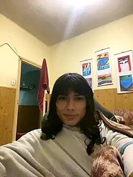 calliemaggotbone online show from November 1, 9:28 am