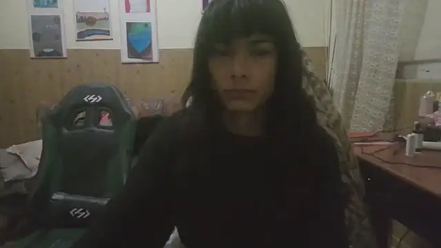 calliemaggotbone online show from November 6, 1:05 am