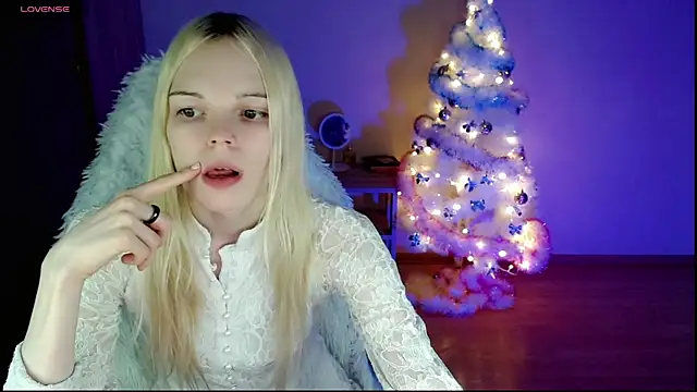 Emily Nyaffee online show from December 27, 1:00 am