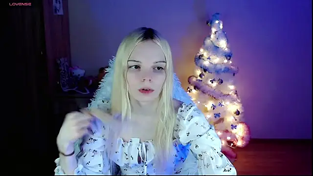 Emily Nyaffee online show from December 30, 10:23 pm