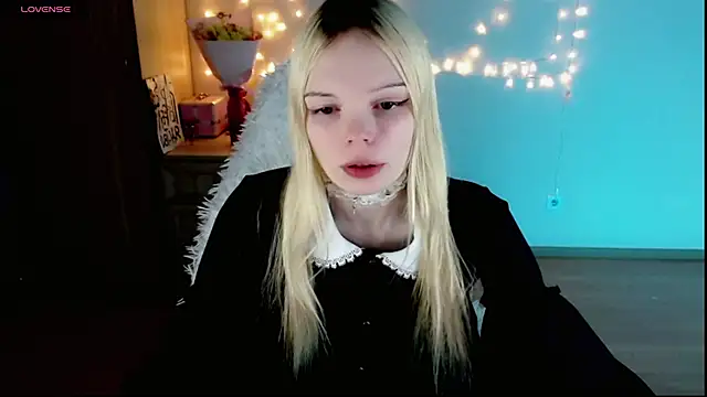 Emily Nyaffee online show from February 24, 10:36 pm