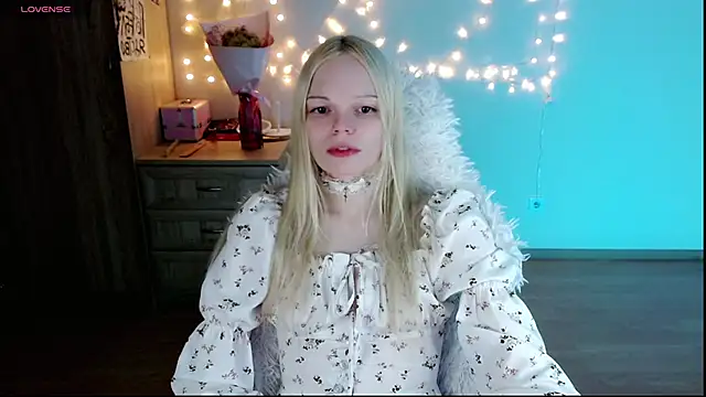 Emily Nyaffee online show from March 12, 11:12 pm