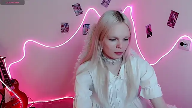 Emily Nyaffee online show from September 11, 7:00 pm