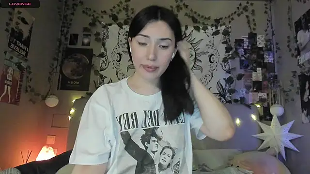 Snapshot of Anisawithlove chatting on March 14, 6:23 pm Anisawithlove online show from March 14, 6:23 pm