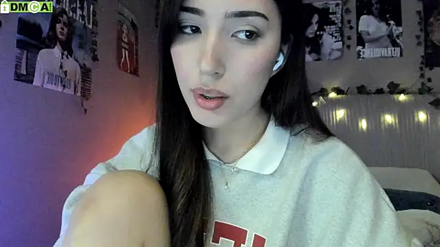 Snapshot of Anisawithlove chatting on October 16, 8:03 am Anisawithlove online show from October 16, 8:03 am