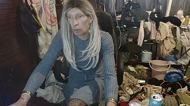 Ombeline1 online show from December 15, 11:27 am