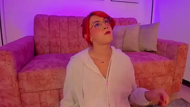 Juliana Saenzz online show from September 11, 1:47 am