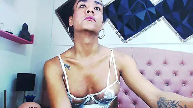 Snapshot of andrea_safeira_doll chatting on October 19, 11:41 pm andrea safeira doll online show from October 19, 11:41 pm