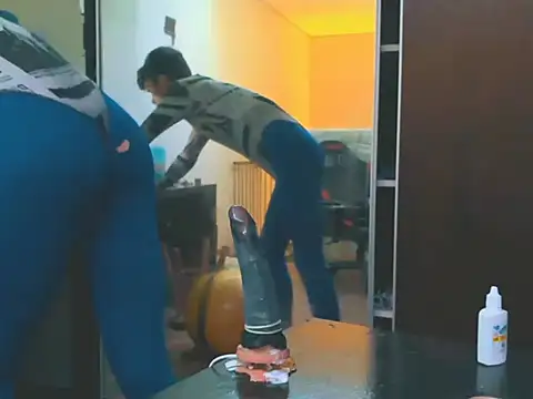 FemaleIssuing online show from December 15, 12:50 am