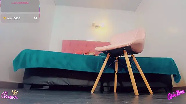  Riannagarcia  online show from April 7, 7:15 pm