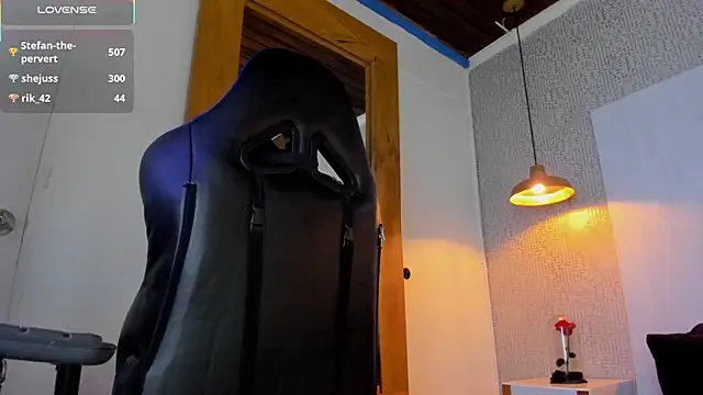 CloeRodriguez online show from April 21, 1:42 am