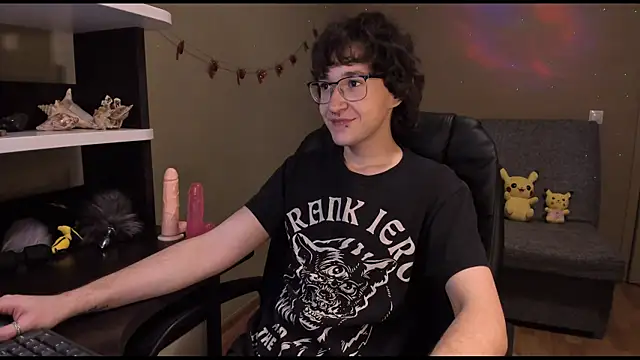 Snapshot of zackstivens chatting on February 7, 11:55 pm zackstivens online show from February 7, 11:55 pm