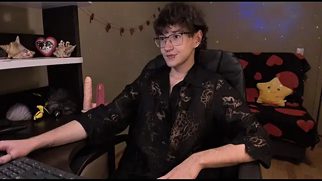 Snapshot of zackstivens chatting on February 14, 11:21 pm zackstivens online show from February 14, 11:21 pm