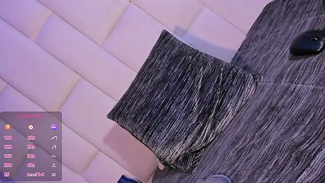 Summer walkerr online show from February 10, 1:40 pm