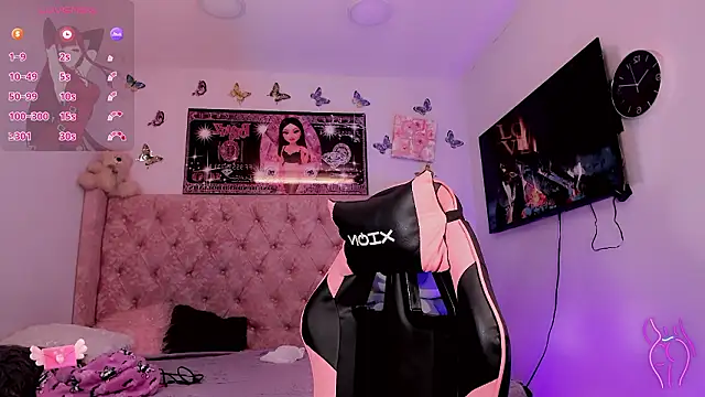 kimMaddiee online show from March 22, 8:30 am