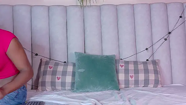 nahomi campbell online show from February 17, 7:43 pm