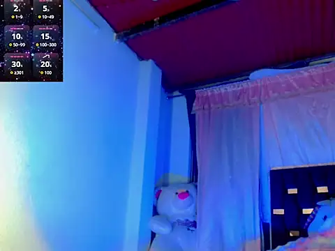 Snapshot of KayleighDreams_ chatting on October 13, 9:43 am KayleighDreams online show from October 13, 9:43 am