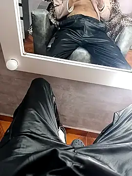 roxy roxxan online show from February 8, 3:21 pm