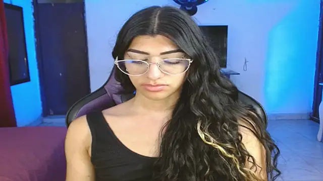 engielphoenis14 online show from March 9, 5:55 am