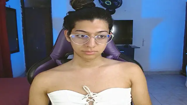 engielphoenis14 online show from March 13, 11:08 pm