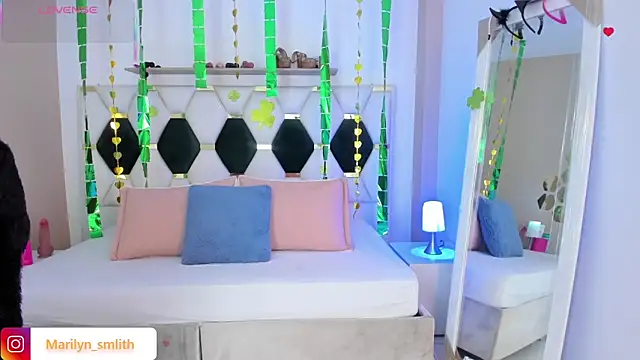 MarilynSmIith online show from March 4, 11:58 am