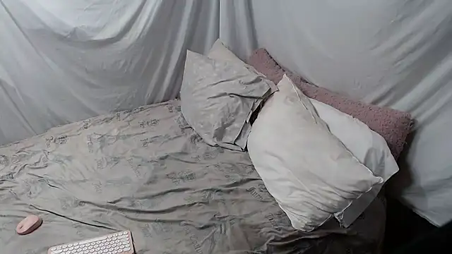 allissonw13 online show from November 10, 4:19 pm