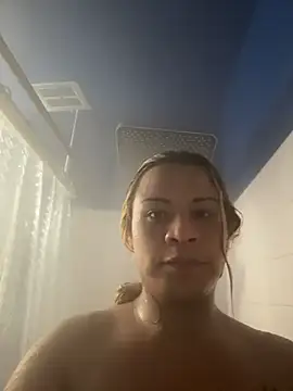 allissonw13 online show from December 2, 2:14 am