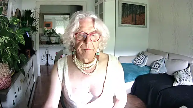 PutaCarla online show from April 30, 1:15 pm