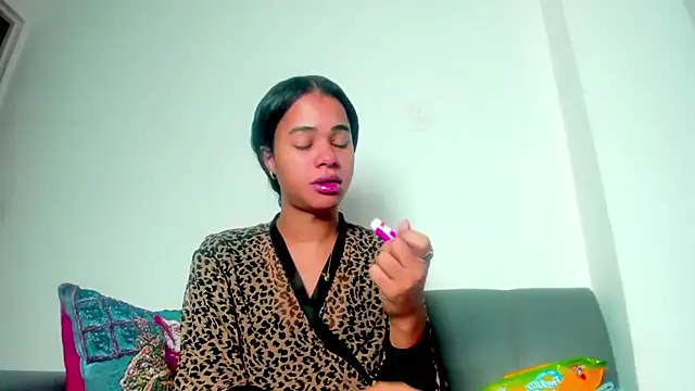 meghanSusexx online show from December 14, 2:28 am