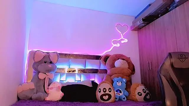 Lucidollts  online show from February 1, 2:16 am