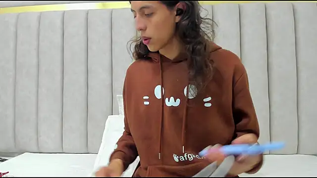 FreyaMoller online show from February 10, 6:59 pm