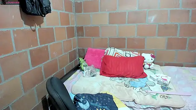 naughty devil2 online show from October 29, 5:44 pm