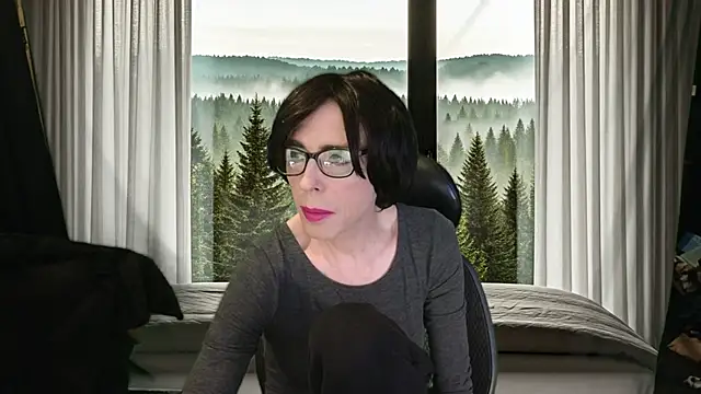 Snapshot of april_show_her chatting on December 3, 5:26 am april show her online show from December 3, 5:26 am